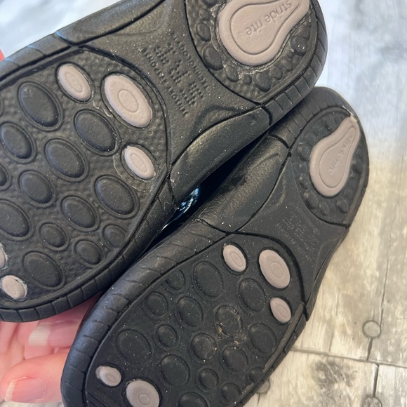 Stride Rite Blk Patent Sz 4 - Picture 3 of 3